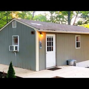 Absolutely Beautiful Lost River Tiny House with Large Deck and Hot Tub