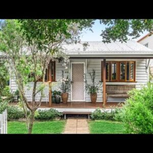 The Cutest Garden Home with Nautical Interior Space