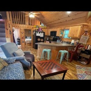 AMAZING CHANGING TREE TINY HOUSE LIVING FROM RIVER RIDGE ESCAPE