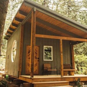 The Coziest Cyclops One-of-a-kind Cabin Featured by CabinPorn