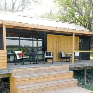 The Coziest Holiday Newly Renovated Cabin in Texas