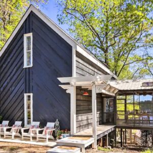 The Nicest Brand New Magazine-worthy Cabin on Lake Sinclair