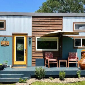 Absolutely Gorgeous Lily Pad Tiny House located on a 34 acre Homestead/Farm