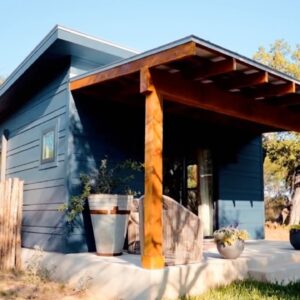 Amazing Charming 360 Sqft Ololo Tiny House in Texas