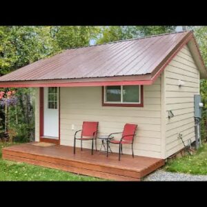 Charm Adventure Tiny House Offers a Unique Alaskan Experience