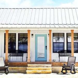 Amazing Renovated Quaint Cottage Tiny House in The Lone Star Farm