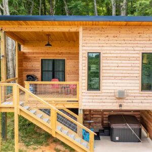 Rustic Stunning Treetop Cabin at The Beautiful Shenandoah Valley