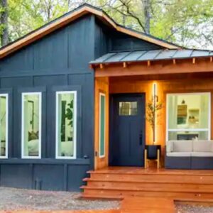 Adorable Romantic Cabin in The City of Texas