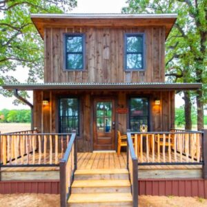 Rustic Cozy 2-Story Nuthatch Cabin in Lacy Lakeview