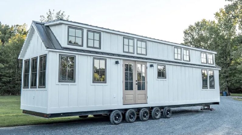 Amazing Gorgeous 3 Bedrooms Bunkhouse  Tiny Home by Timbercraft Tiny Homes