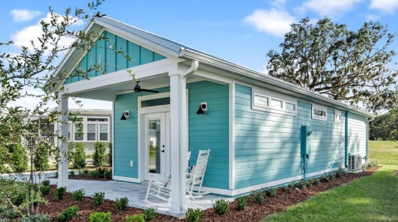 Absolutely Gorgeous 12043 Lakeshore Way Small House in FL