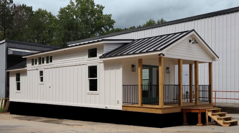 THE MOST BEAUTIFUL WHITE SYCAMORE MODULAR TINY HOME BY MUSTARD SEED TINY HOMES