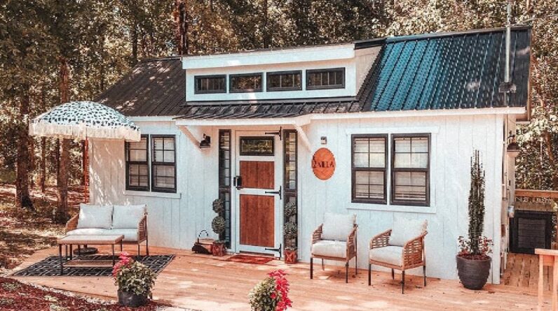 The MOST LUXURIOUS TN River Tiny House Living in TN