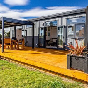 The Most Adorable Beautiful Rangataua Tiny Home with Mangateitei Views