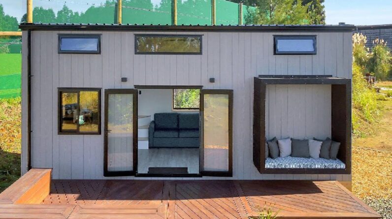 ONE OF THE MOST BEAUTIFUL POHUTUKAWA TINY HOUSE BUILDERS