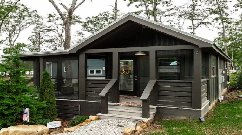 Possibly The Most Incredibly Beautiful Tiny House Living I’ve Ever Seen